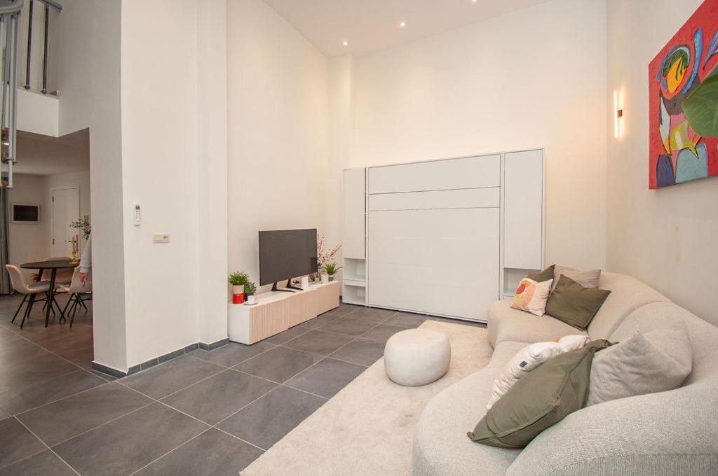 Loft In Centre Apartment